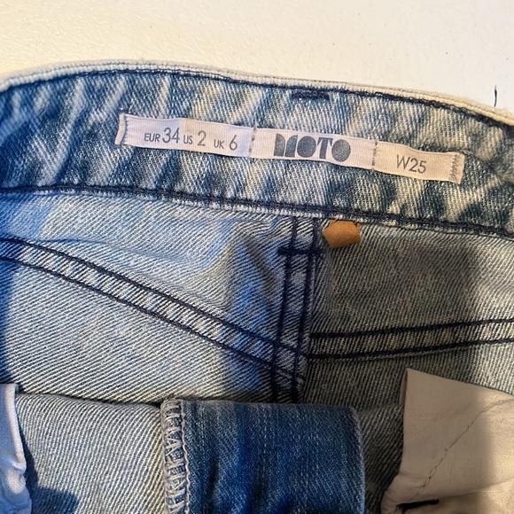 Moto  size 2 denim shorts with stretch pockets frayed hem - Picture 4 of 8